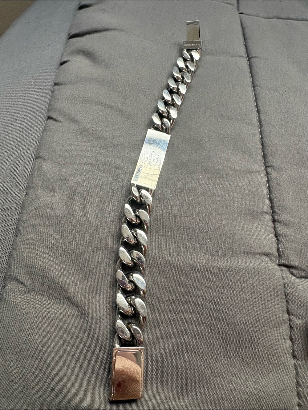 Louis Vuitton Monogram Silver Chain bracelet - Picture 5 of 8